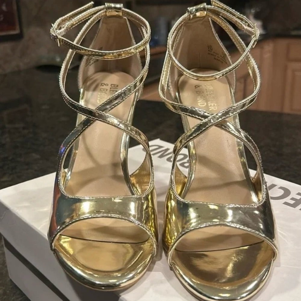 BLEEKER & BOND Gold Maris Heels Size 10